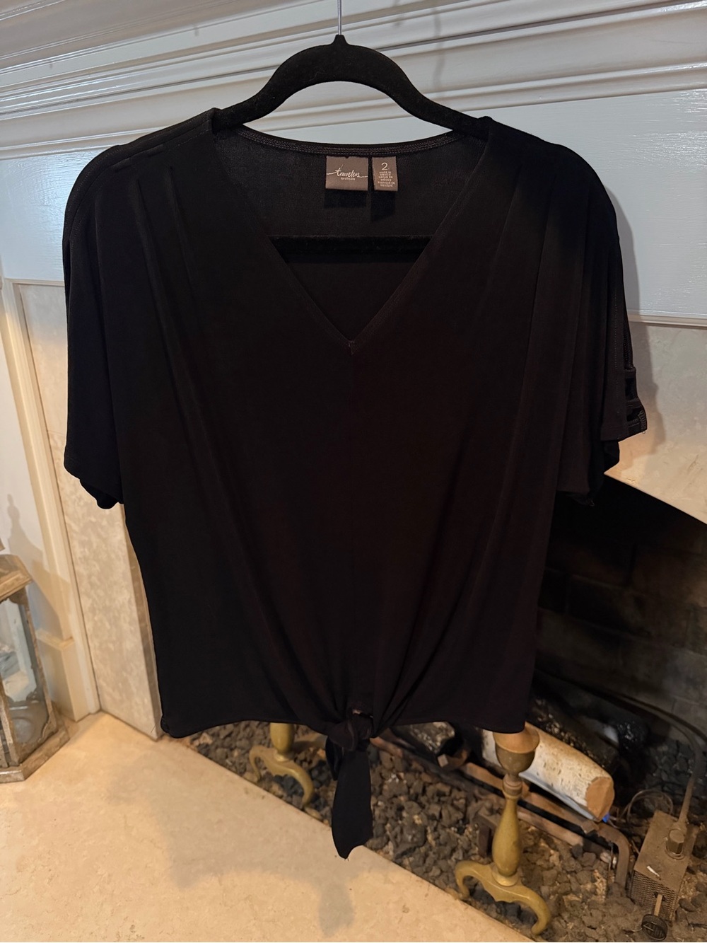 Travelers by Chico's Black V-Neck Knot-Front Short Sleeve Top
